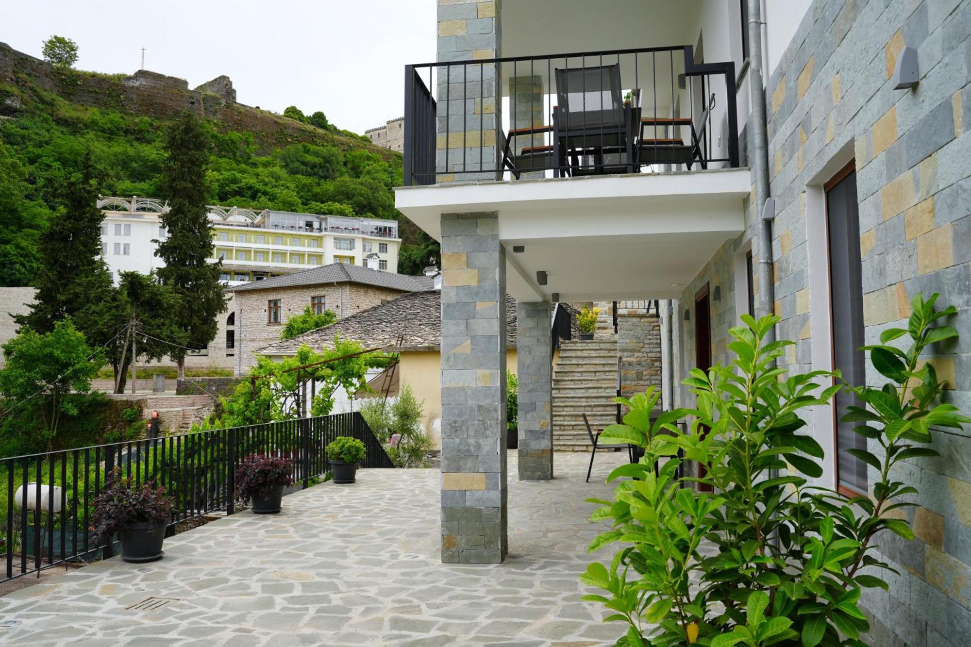 Castlefront Villa Gjirokastër Extérieur photo