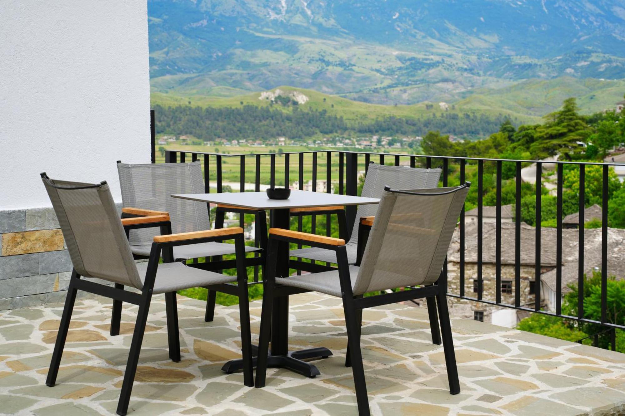 Castlefront Villa Gjirokastër Extérieur photo