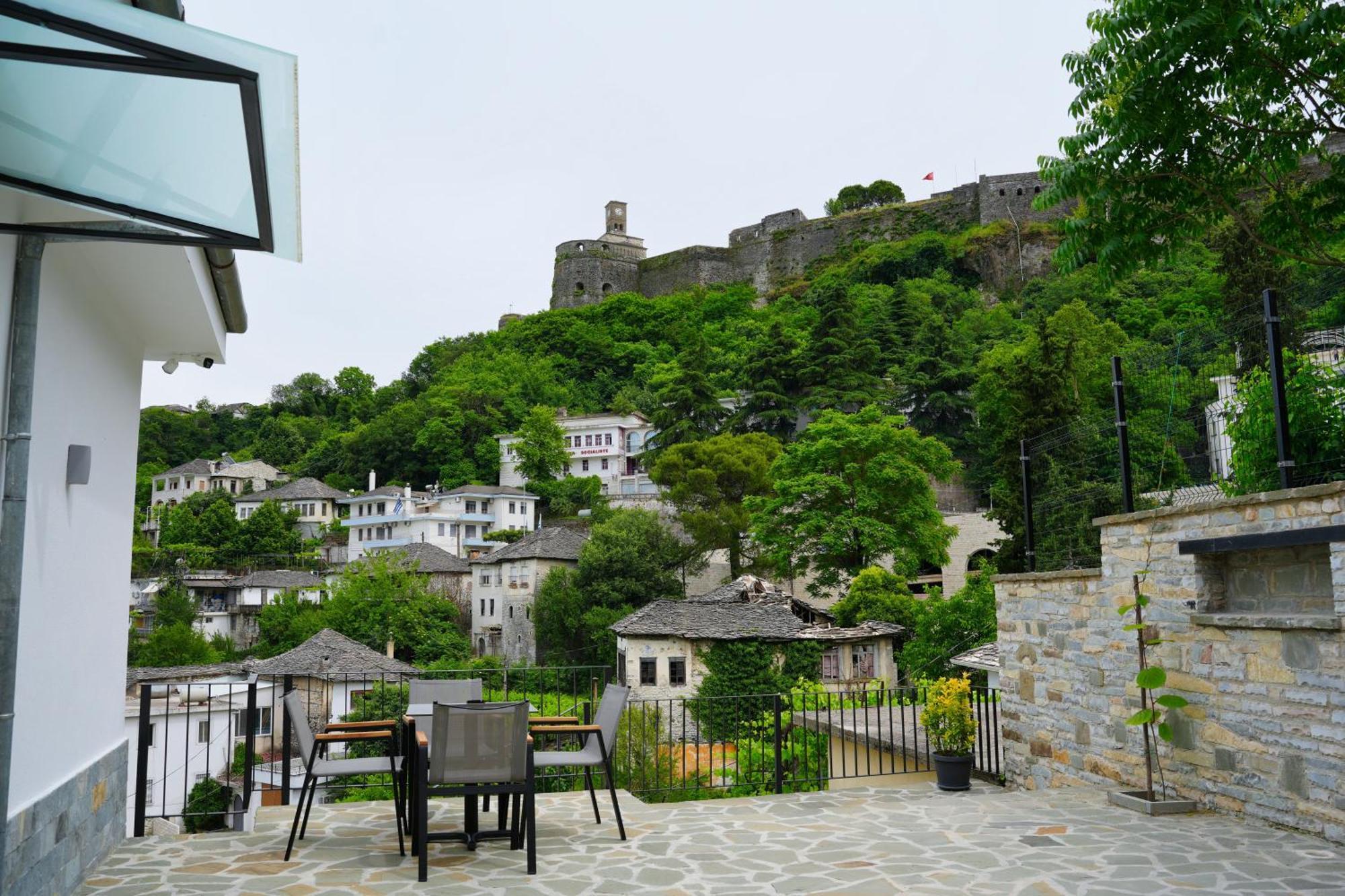 Castlefront Villa Gjirokastër Extérieur photo